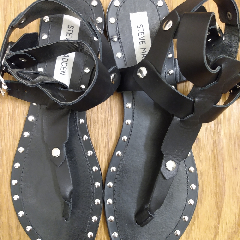 Shoes - Picture 4 of 5